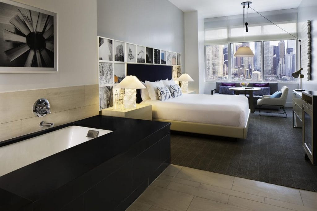 Suite avec baies vitrées sur la skyline ouest de Manhattan – Ink 48 New York