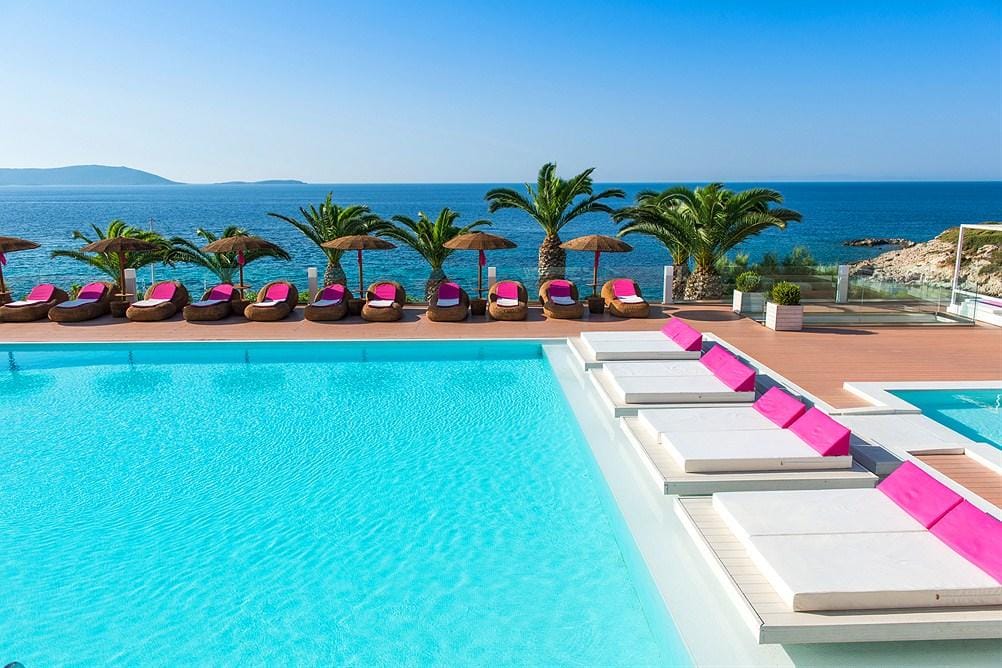 les 10 plus beaux hôtels de Grèce - Hôtel Proteas Blu Resort Samos - piscine