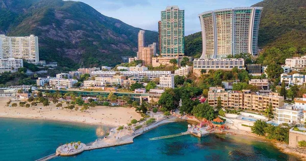 Découvrez Hong Kong : 10 expériences inoubliables 11 Détente sur les Plages de Repulse Bay