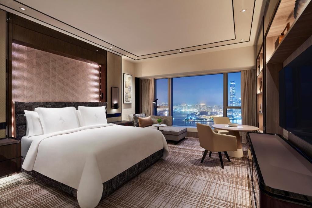 Splendeur et luxe : Découvrez les hôtels les plus exclusifs de Hong Kong 4 Four Seasons hotel hong kong