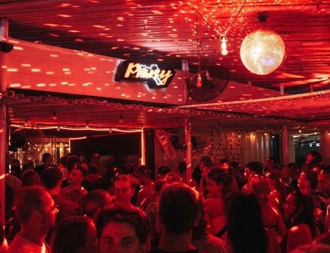 Bali : les meilleurs clubs pour faire la fête, un guide incontournable 4 Luigis hot pizza fete a bali