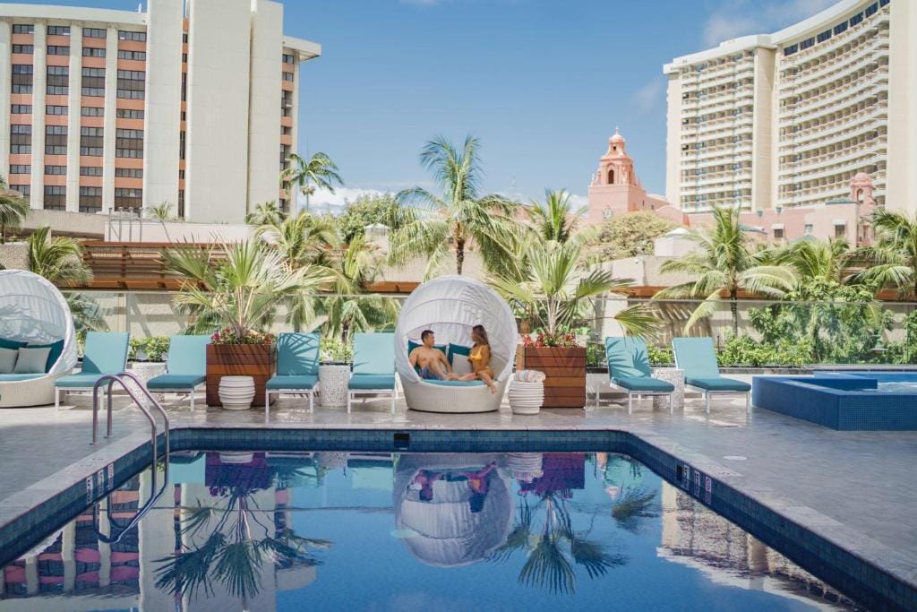 Oahu : Guide ultime des hôtels pas chers pour voyageurs économes 3 Outrigger waikiki hotel economique hawai