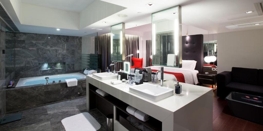 Splendeur et luxe : Découvrez les hôtels les plus exclusifs de Hong Kong 2 the-mira-hong-kong