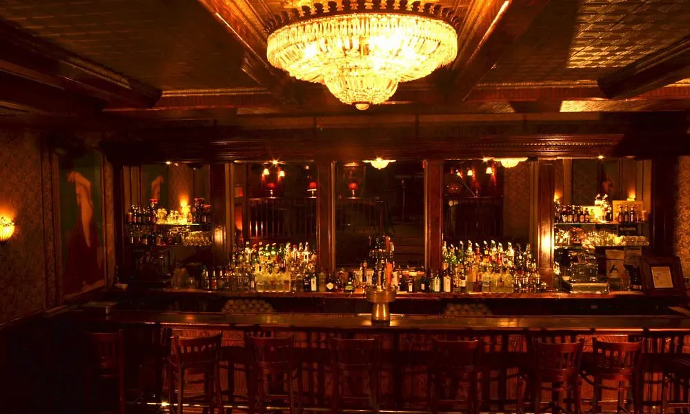 Où faire la fête à New-York ? 19 bar speakeasy The Back Room à New York