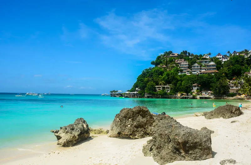 Les plus belles plages de Boracay aux Philippines 5 diniwid beach road boracay