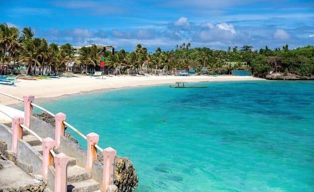 Les plus belles plages de Boracay aux Philippines 6 tambasaan Beach à Boracay Philippines