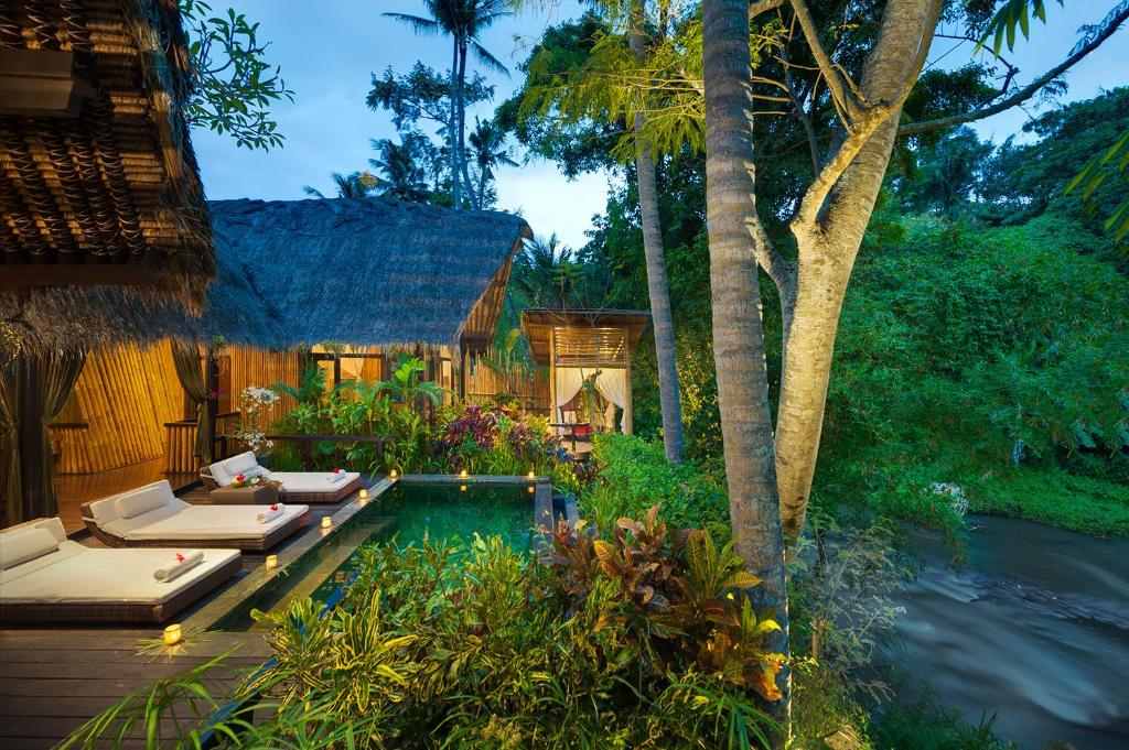 Les meilleurs massages et spas à Bali pour un bien-être absolu 5 Fivelements Retreat Bali au bord rivière Ayung