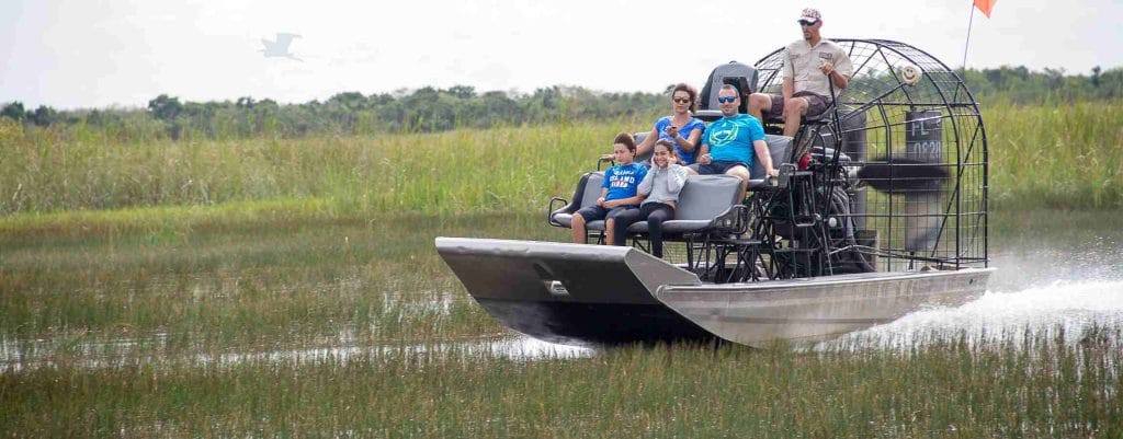 Voyage en famille à Miami : Guide complet 11 airboat-private-tour Everglades National Park