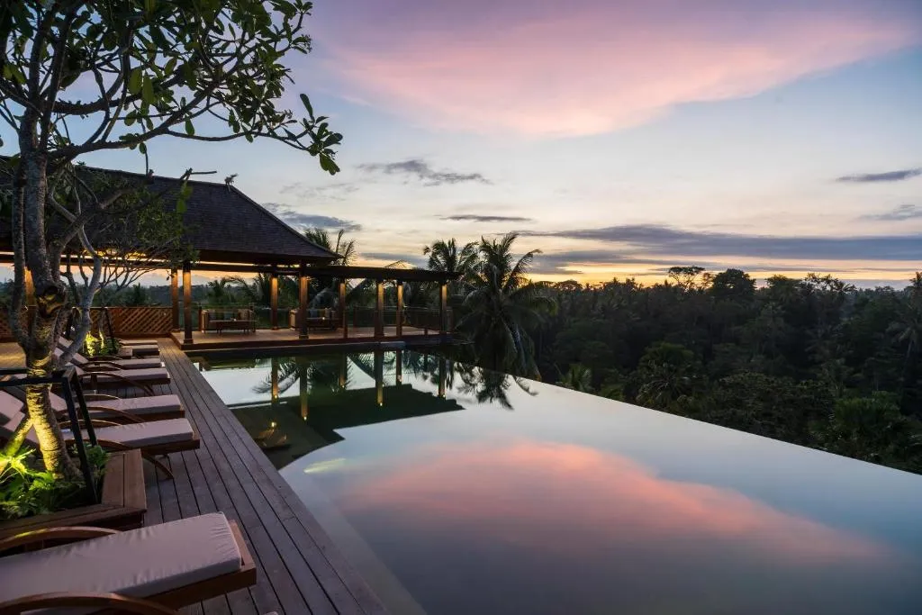 Ubud et ses plus beaux hôtels piscines avec vue sur la jungle 2 hotel ubud Adiwana Bisma avec piscine à débordement vue jungle