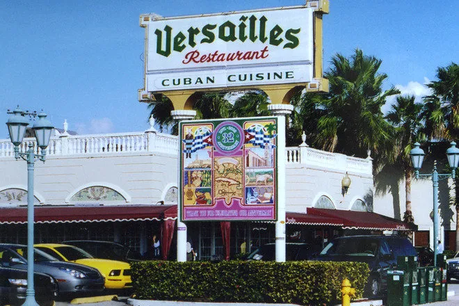 Voyage en famille à Miami : Guide complet 13 restaurant Versailles