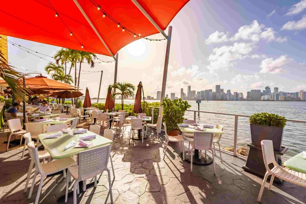 Top 8 des meilleurs restaurants à Miami avec vue imprenable 3 restaurant Rustic pelican Miami