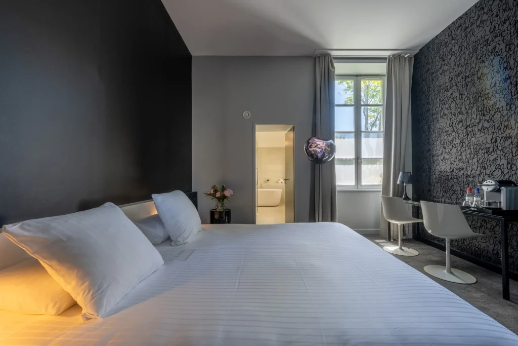 Hôtel Spa à La Rochelle : découvrez le charme et le bien-être au cœur de la ville historique 4 Suite des Orfevres Hotel La Monnaie La Rochelle
