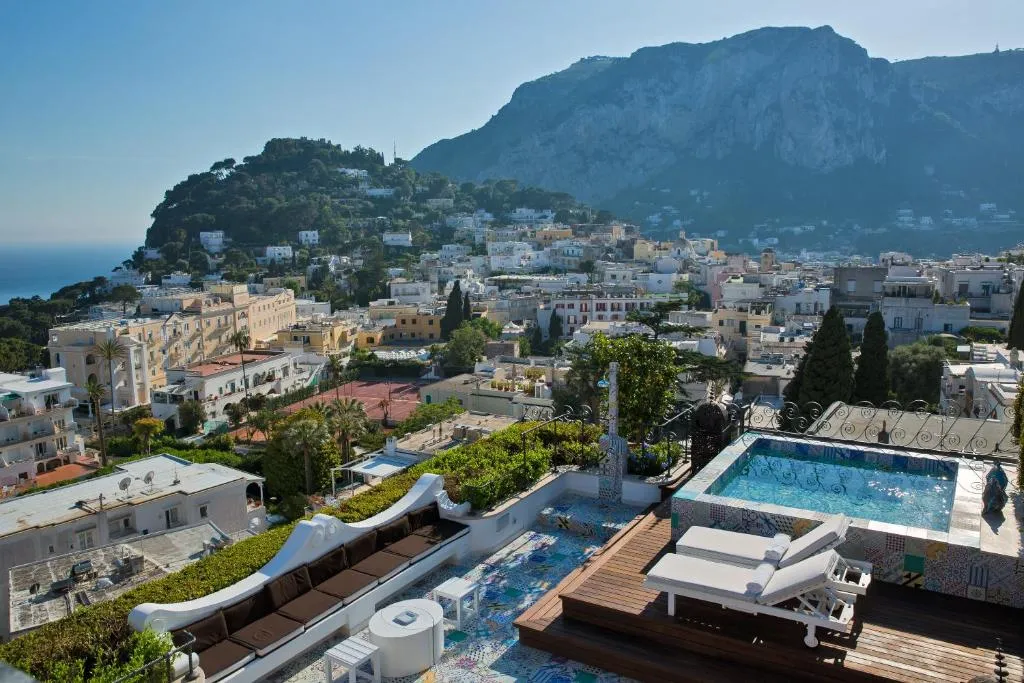 Découverte des meilleurs hôtels de Capri : Luxe et panoramas époustouflants 4 Tiberio Palace Hotel Capri