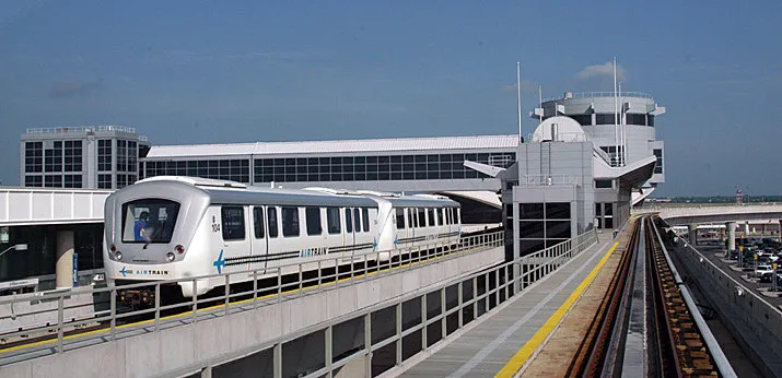 Se déplacer à New York sans se ruiner : toutes les astuces 6 Air Train NYC