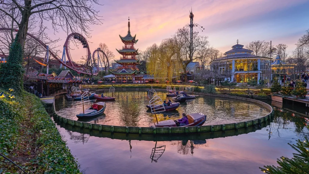 Visiter Copenhague en 3 jours : itinéraire idéal et bonnes adresses 8 parc d'attractions Tivoli copenhague