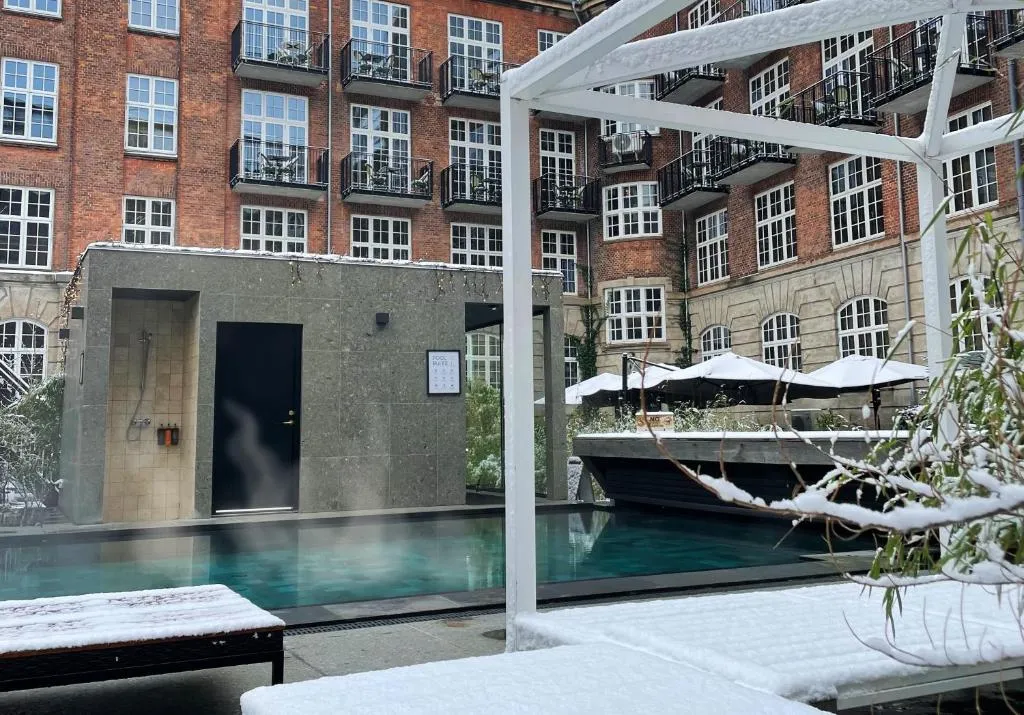 Les plus beaux hôtels design de Copenhague 4 le Bryggen Guldsmeden piscine copenhague