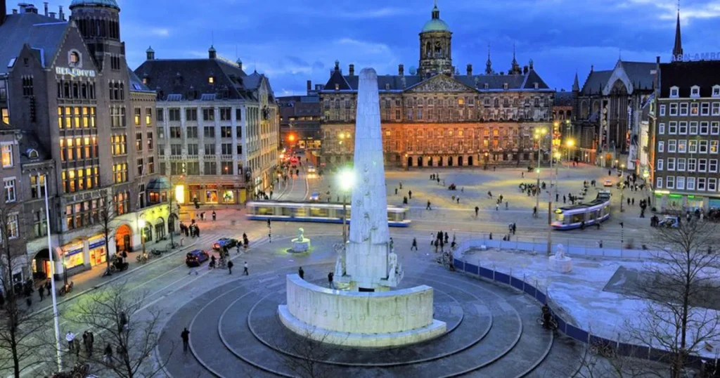 Place du Dam visiter amsterdam en 3 jours