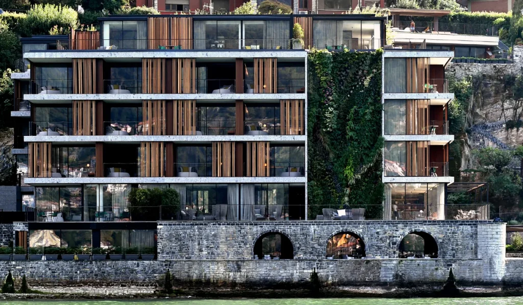 Dormir dans une œuvre de design signée Patricia Urquiola sur le lac de Côme 2 Architecture Design Hotel Il Sereno Hotel - Photo J.P. Piter