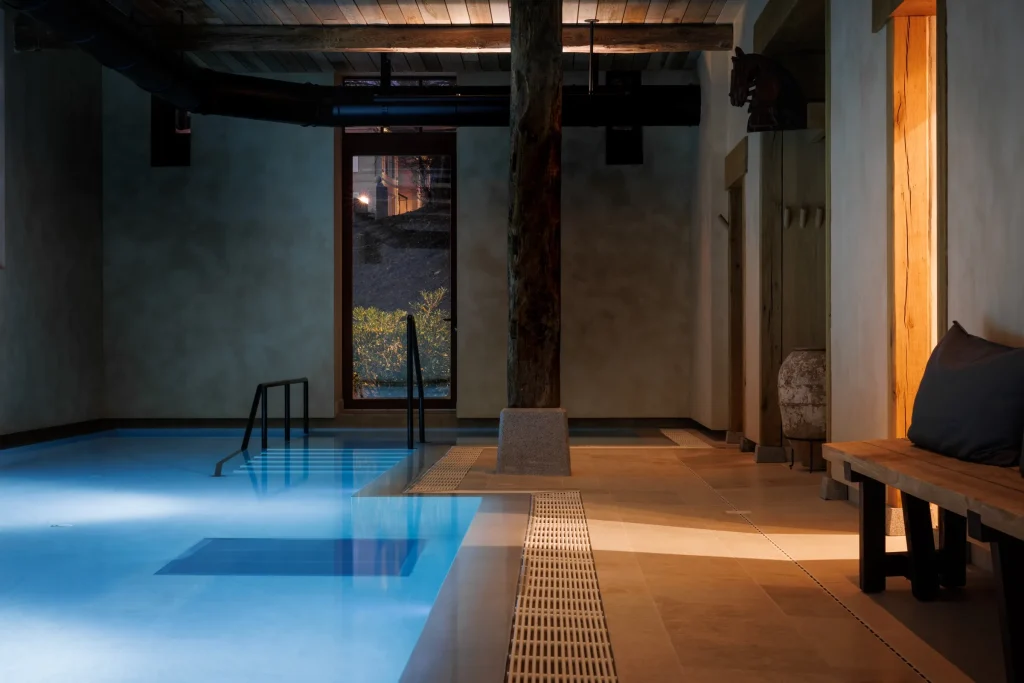 Piscine Intérieur Spa Match - Domaine de Locguénolé