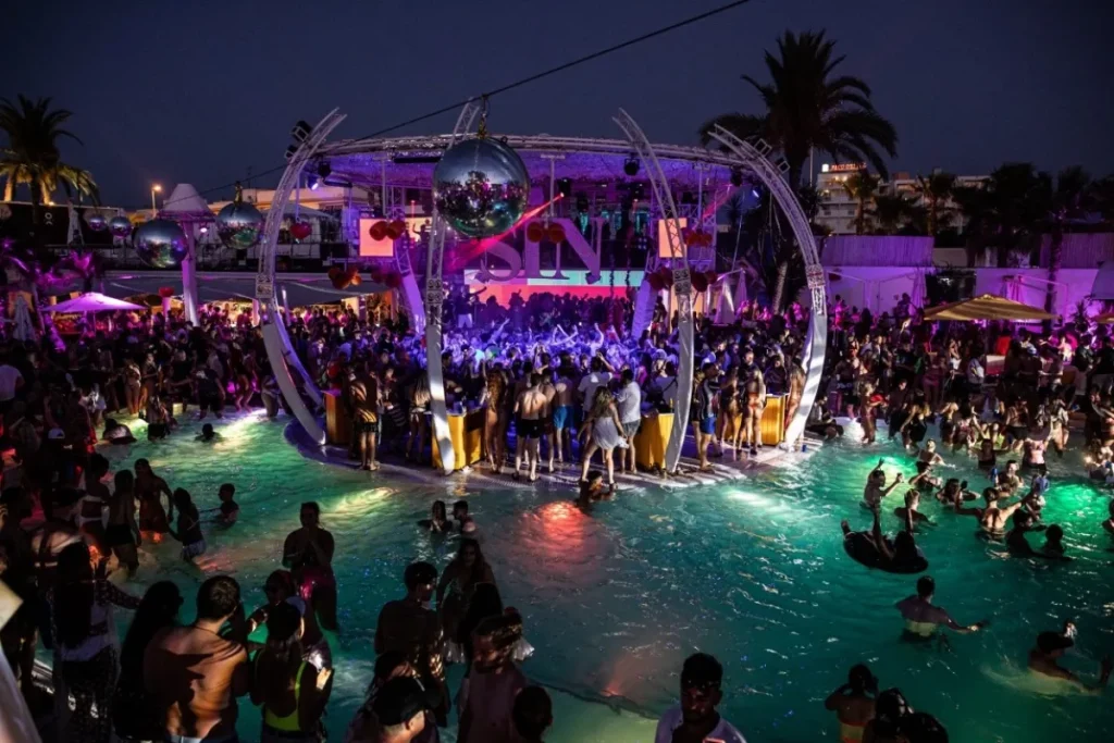 club outdoor O Beach Ibiza