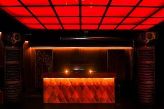 Club Tomodachi Ibiza sans téléphone