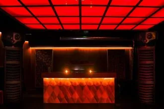 Club Tomodachi Ibiza sans téléphone