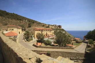 Gorgona Scalo l'ile aux prisonniers en Italie