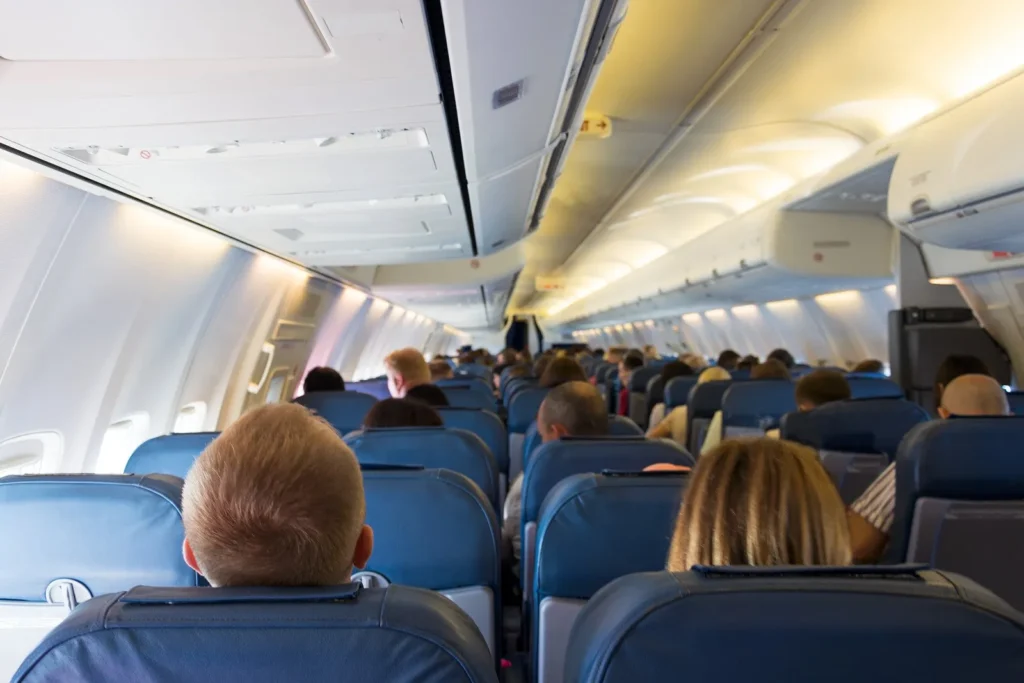 Quelles sont les pires places dans un avion ? Notre guide complet pour éviter le siège cauchemardesque 3 Évitez les pires places dans un avion