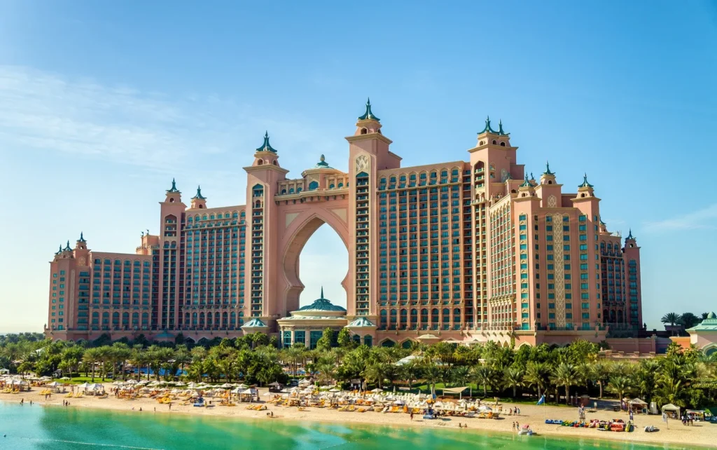Où partir en voyage tout compris pour Noël 2026 sans se ruiner ? 7 idées soleil de dernière minute 7 Hotel Atlantis Dubai