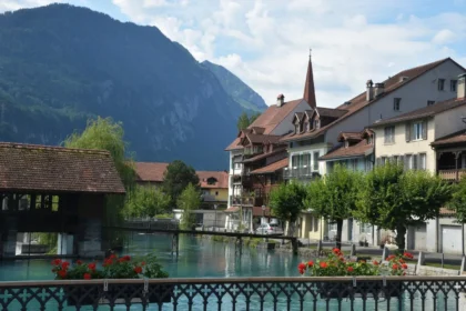 Que faire à Interlaken en Suisse les activités immanquables à ne pas manquer