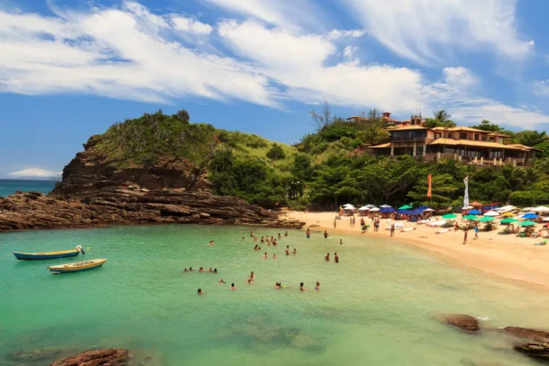 Magnifique plage paisible mer Ferradurinha à Buzios Rio de Janeiro