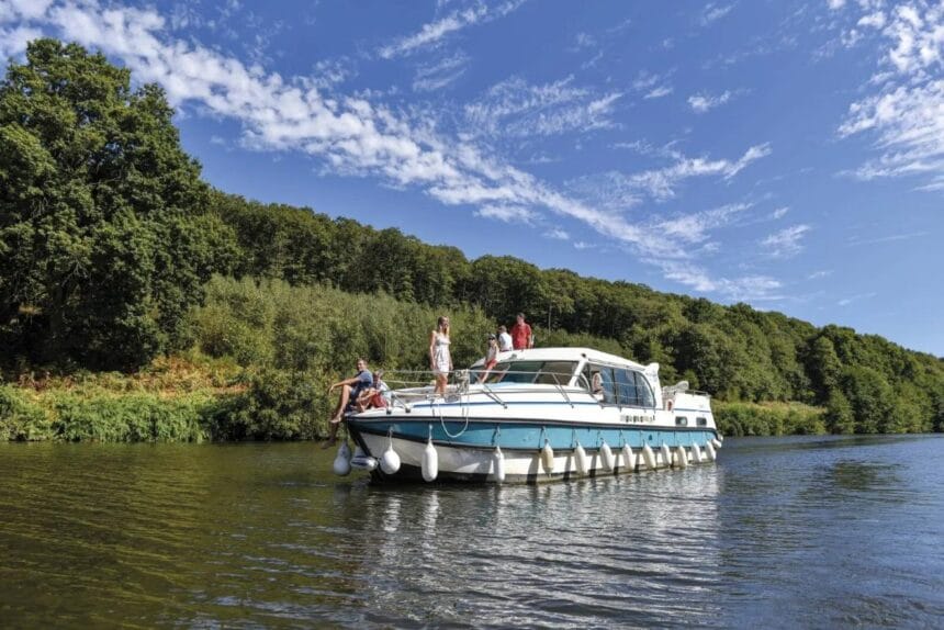 Vacances en péniche sans permis