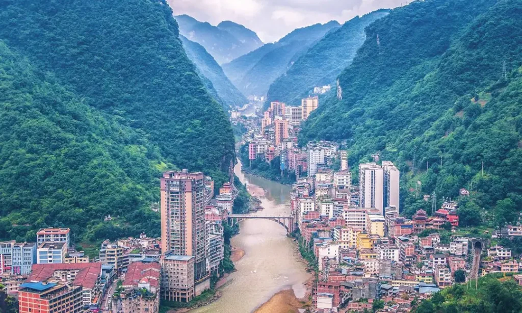 Yanjin en Chine Voyage dans la ville la plus étroite