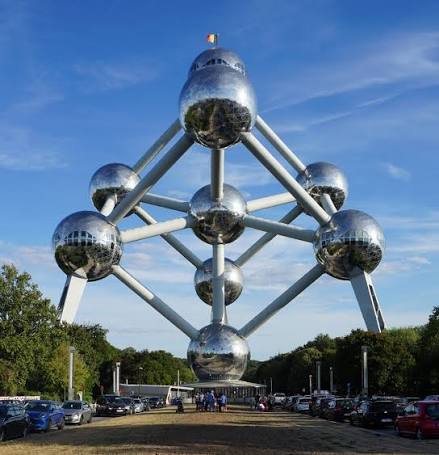 Atomium de Bruxelles : prix, sphères accessibles et visite complète 2 Qu'est-ce que l'Atomium à Bruxelle