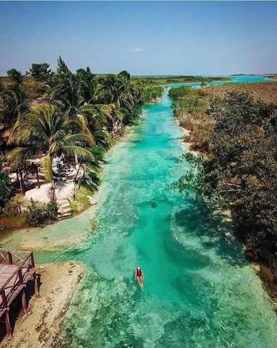 Bacalar, au Mexique : la lagune aux sept couleurs et ses stromatolithes fragiles 3 Cenote Azul et eaux profondes de la lagune de Bacalar