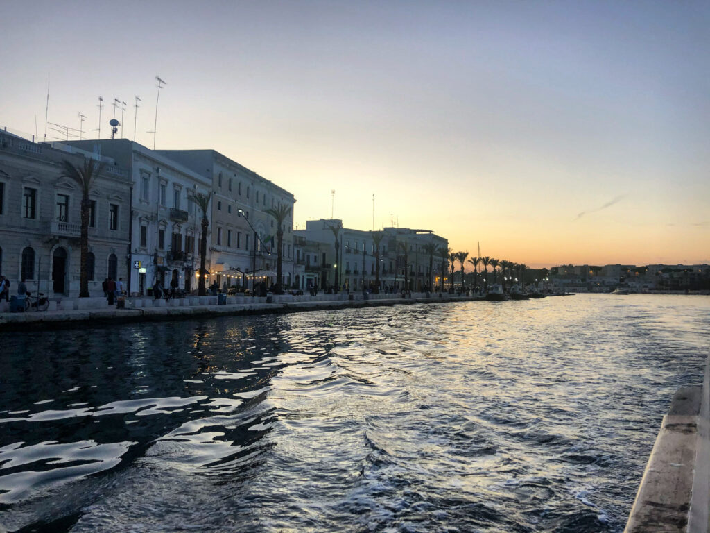 Brindisi, dans les Pouilles : la ville qu'on traverse sans savoir ce qu'elle cache 2 Brindisi, dans les Pouilles : la ville qu'on traverse sans savoir ce qu'elle cache