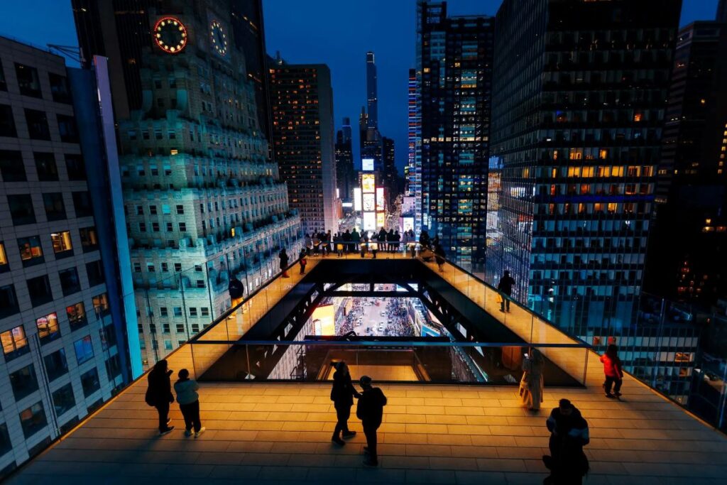Billets pour le Skywalk One Times Square : prix, horaires et avis du nouvel observatoire 3 One Skywalk Times Square New York - Vue de Nuit