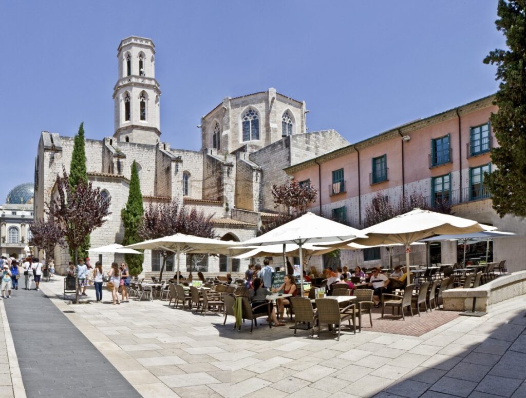 Figueras et le théâtre-musée Dalí : le guide complet de la visite 2 place de leglise a FIGUERAS