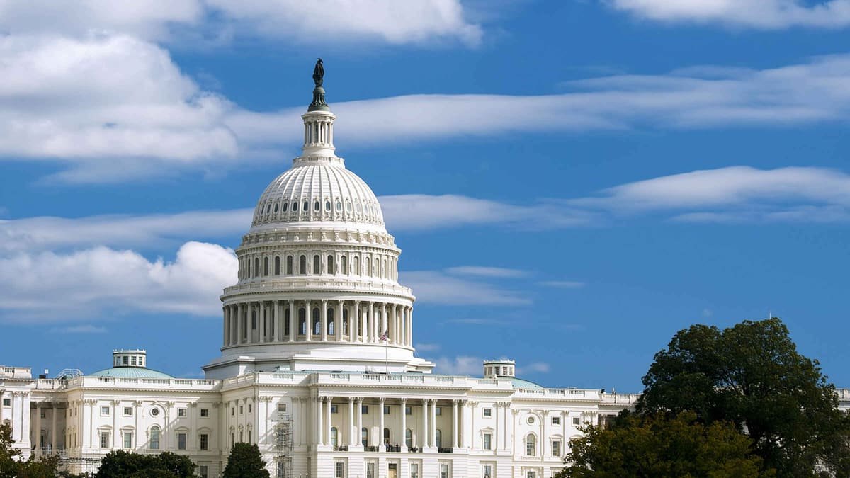 Le Capitole des États-Unis à Washington, sa façade blanche et son dôme