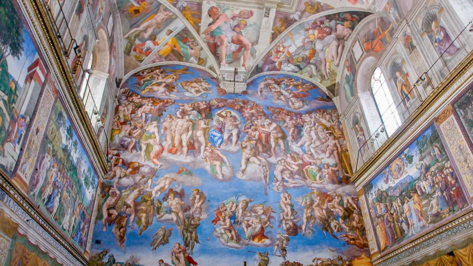 Billets pour le Vatican : quelle formule choisir et à quel prix 3 La voûte et le mur du Jugement dernier de Michel-Ange dans la chapelle Sixtine